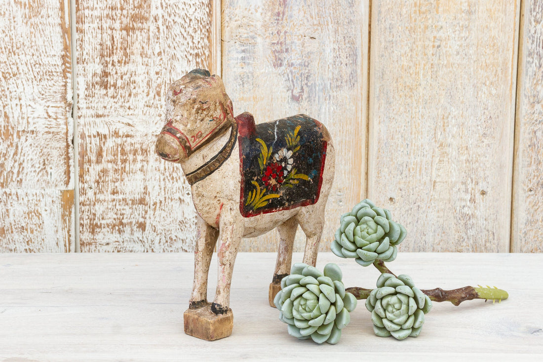 Kaila Wooden Painted Nandi Statue (Trade)