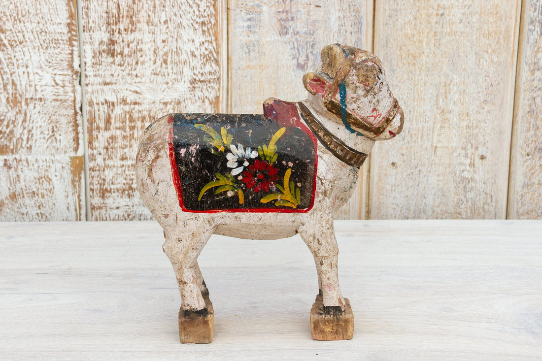 Kaila Wooden Painted Nandi Statue (Trade)
