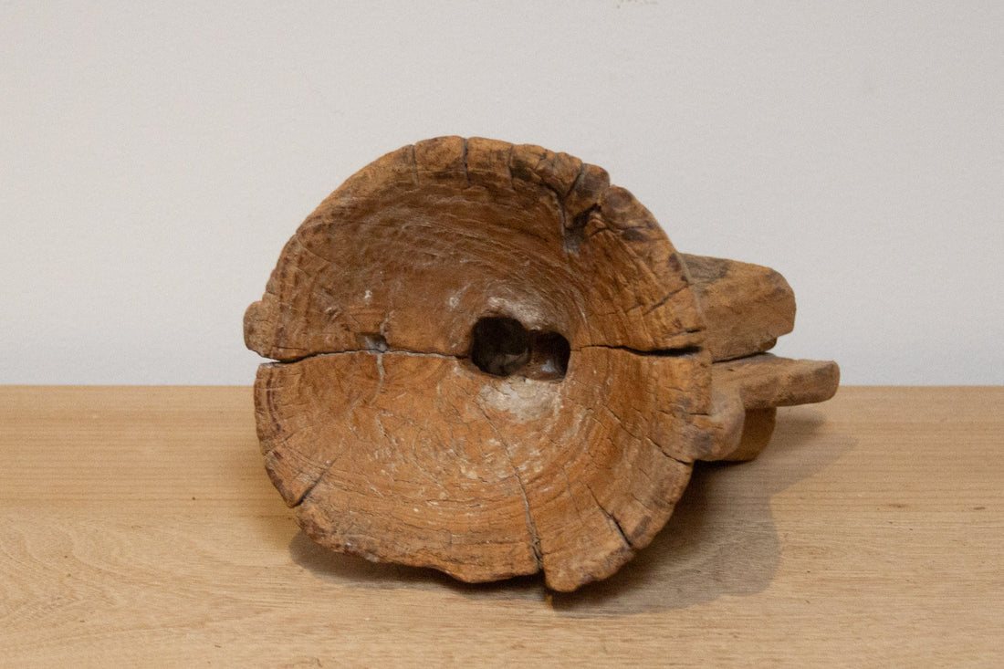 Rustic Teak Seeder Candleholder-Sambabur