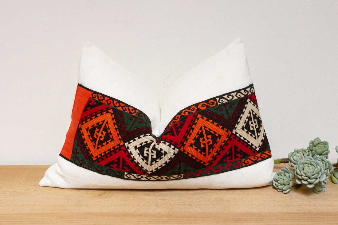 Omina Antique Lakai Tribe Linen Pillow