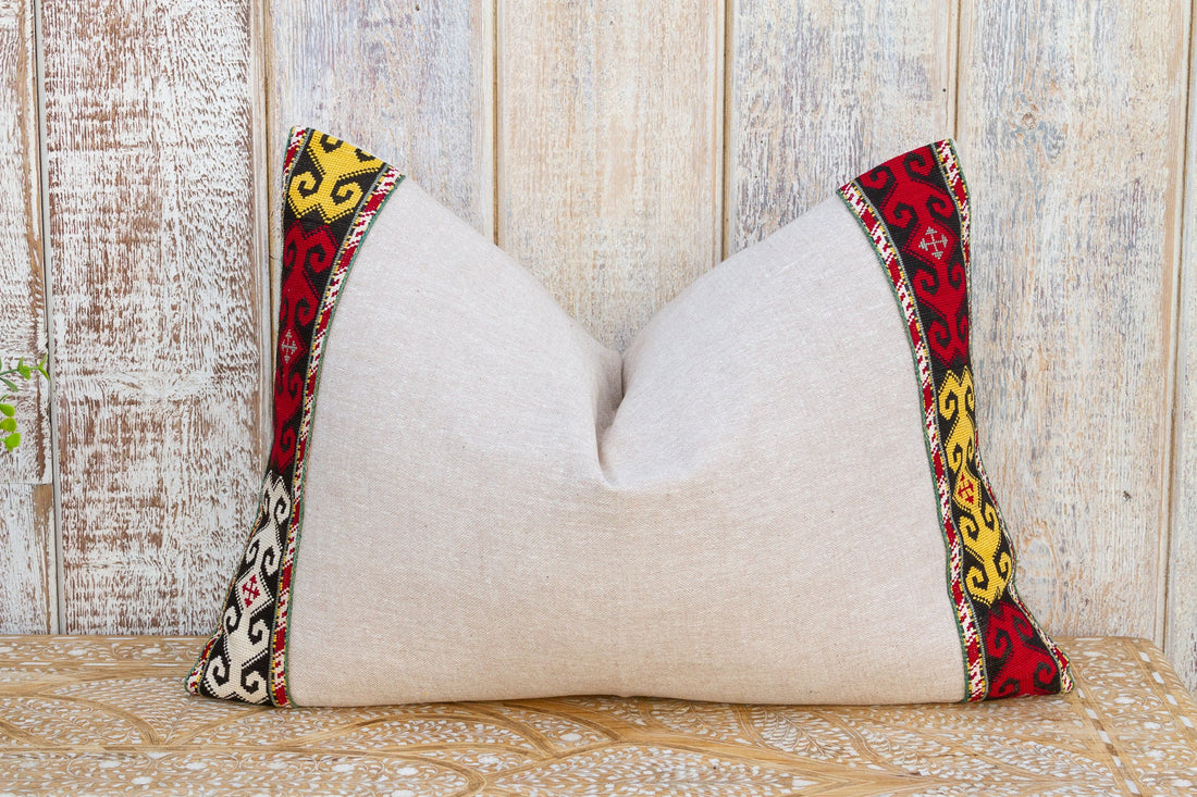 Aayu Linen Tribal Border Pillow