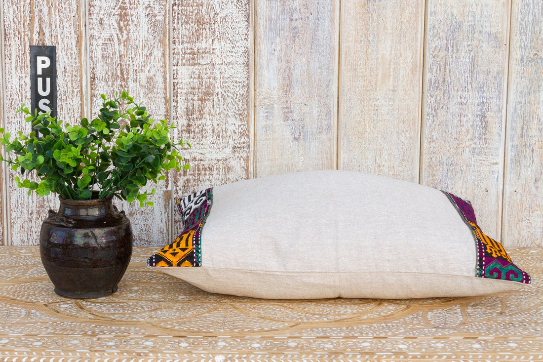 Ciona Linen Tribal Border Pillow