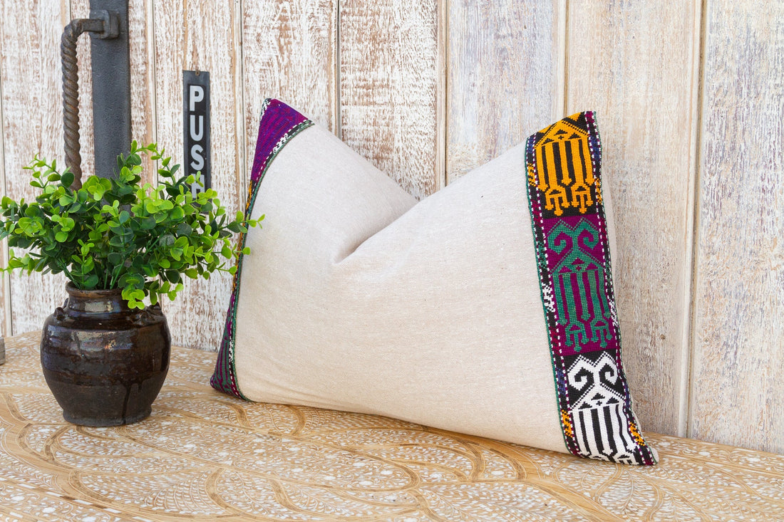 Dvita Linen Tribal Border Pillow (Trade)