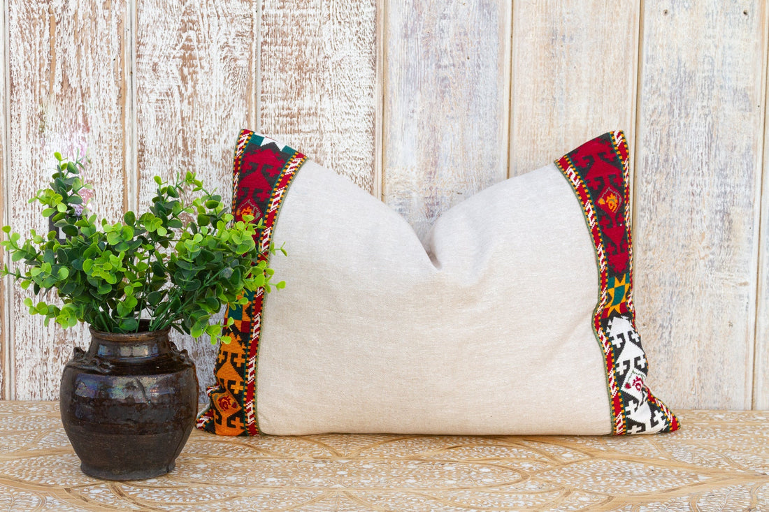 Ezhil Linen Tribal Border Pillow (Trade)