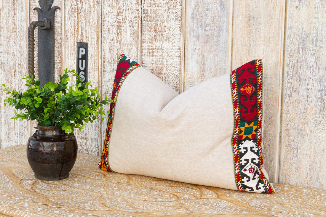 Ezhil Linen Tribal Border Pillow