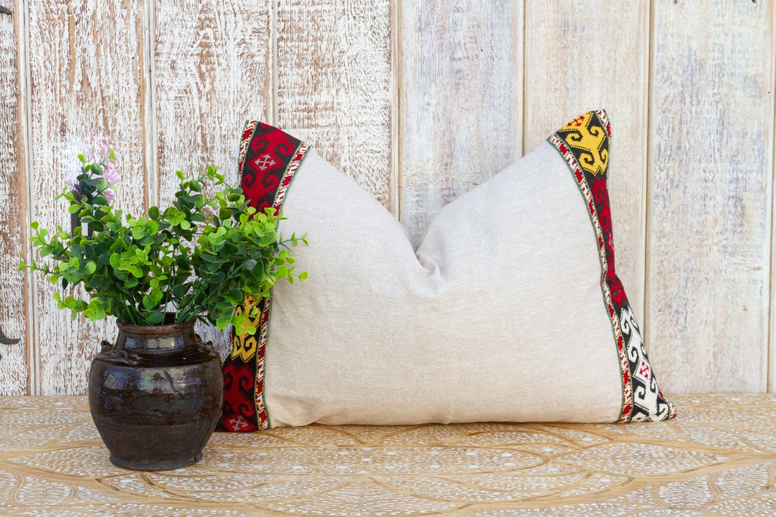 Giti Linen Tribal Border Pillow (Trade)