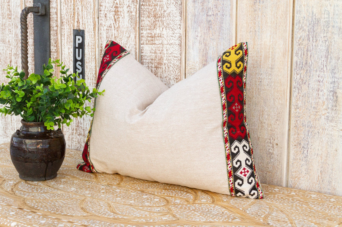 Giti Linen Tribal Border Pillow (Trade)
