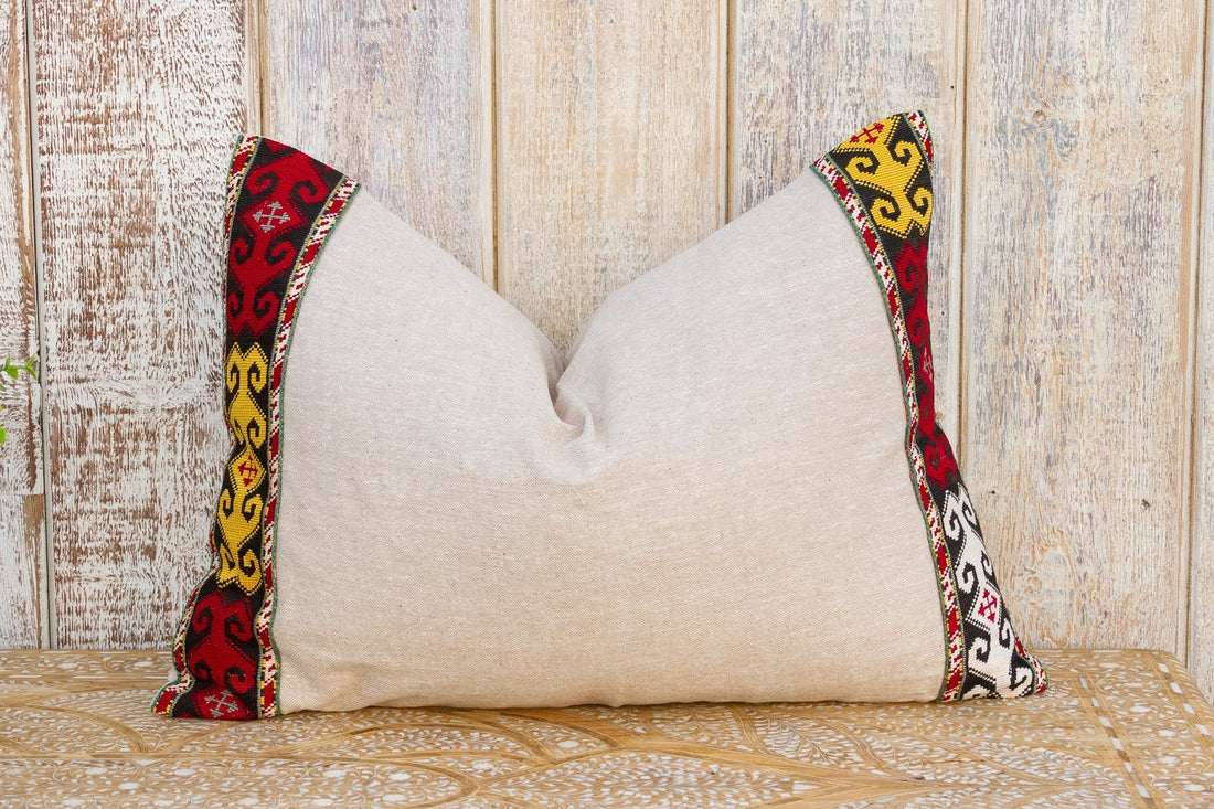 Giti Linen Tribal Border Pillow (Trade)