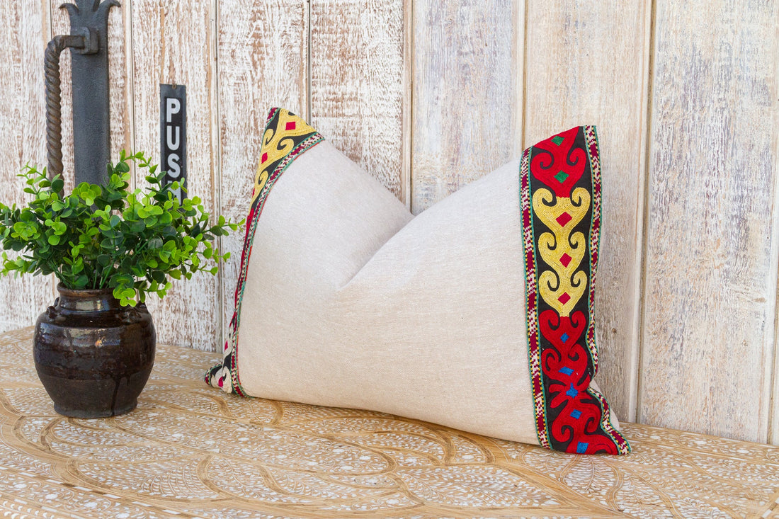 Kyra Linen Tribal Border Pillow