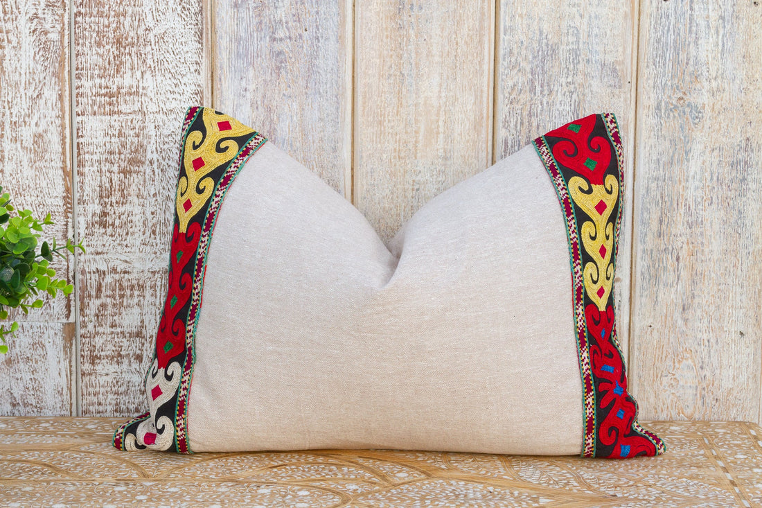 Kyra Linen Tribal Border Pillow