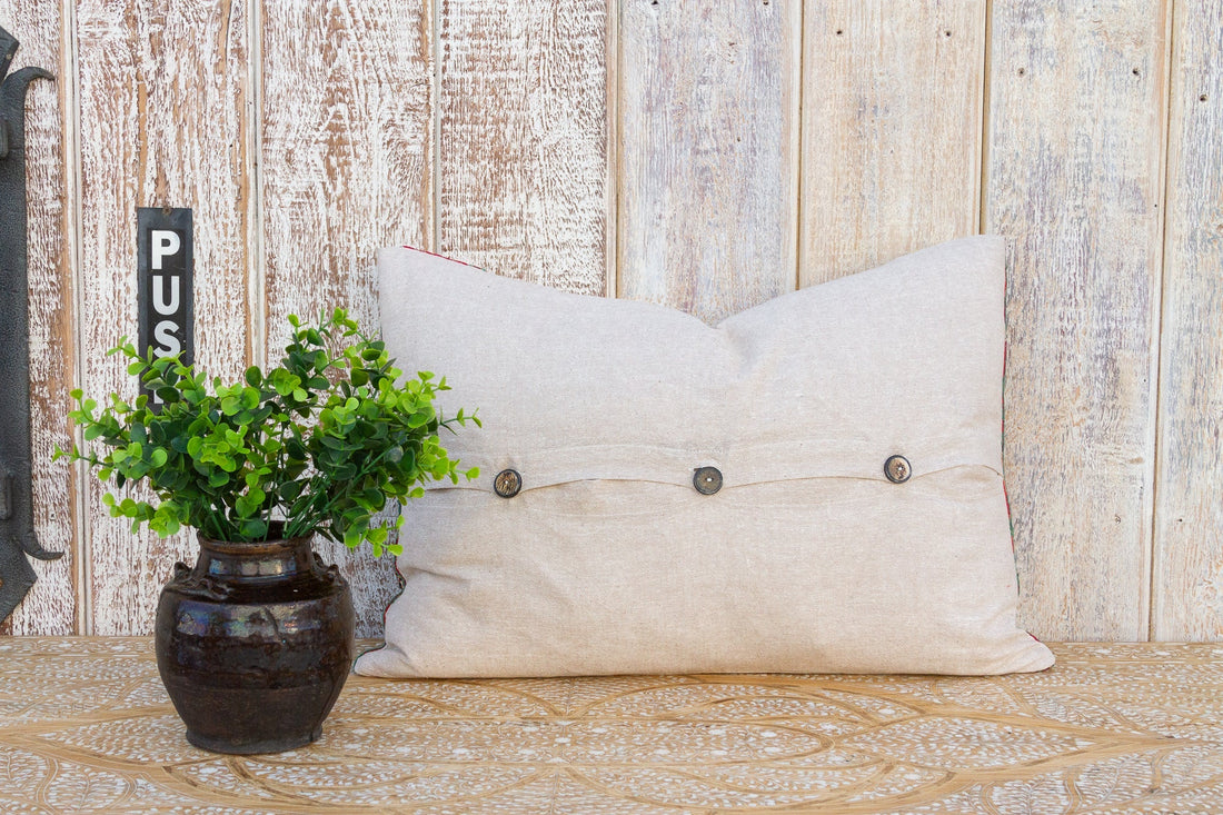 Kyra Linen Tribal Border Pillow (Trade)