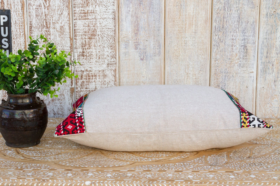 Luna Linen Tribal Border Pillow (Trade)