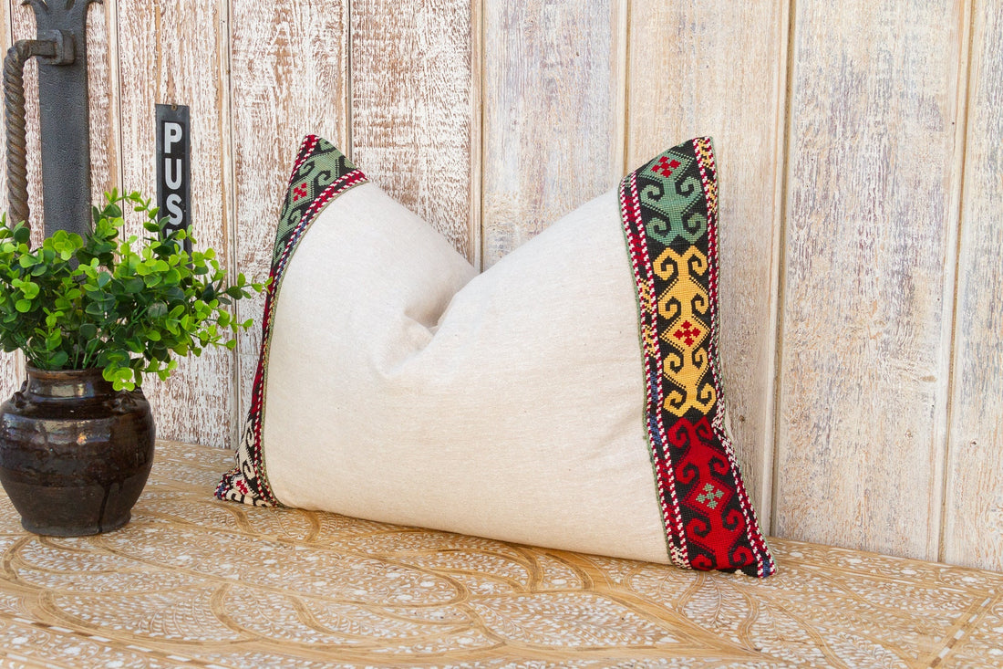 Niku Linen Tribal Border Pillow (Trade)