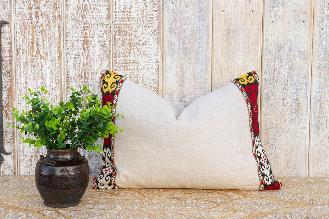 Ovia Linen Tribal Border Pillow