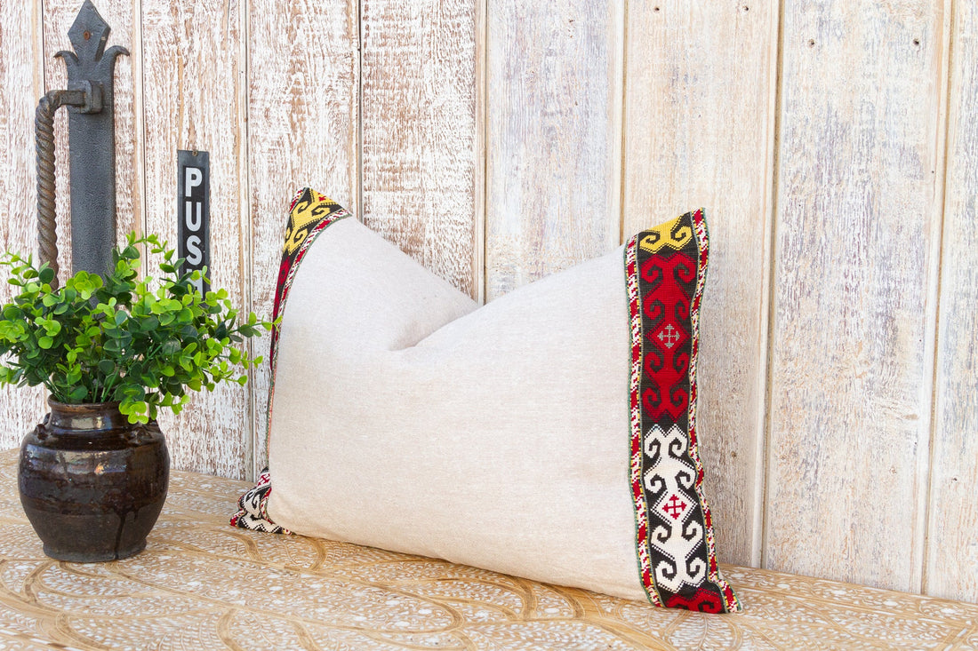 Ovia Linen Tribal Border Pillow
