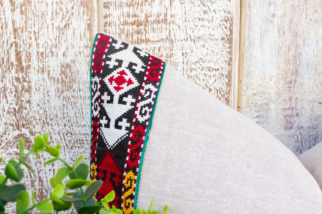 Pahi Linen Tribal Border Pillow (Trade)