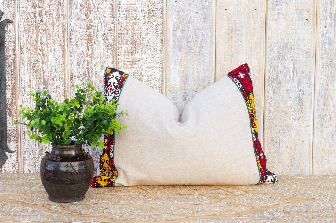 Qia Linen Tribal Border Pillow (Trade)