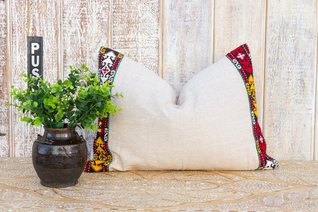 Qia Linen Tribal Border Pillow