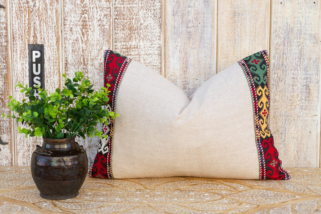 Sana Linen Tribal Border Pillow
