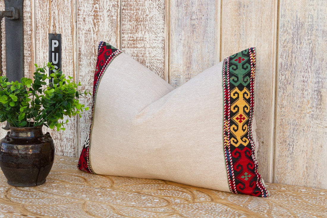 Sana Linen Tribal Border Pillow