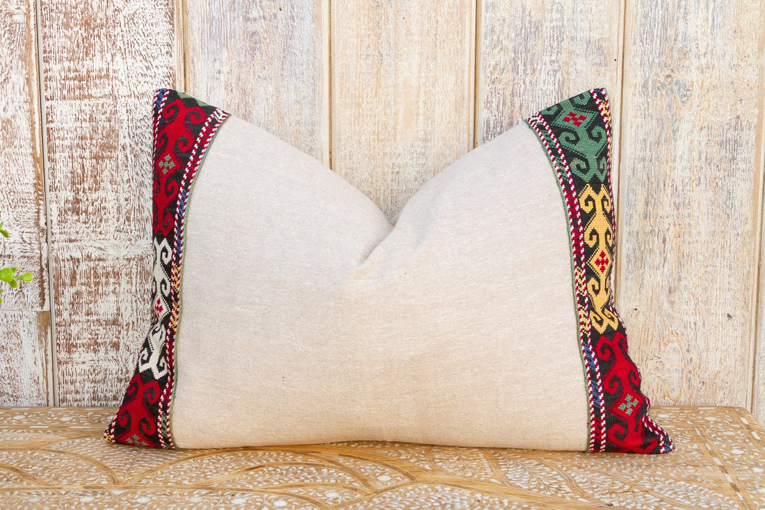 Sana Linen Tribal Border Pillow (Trade)