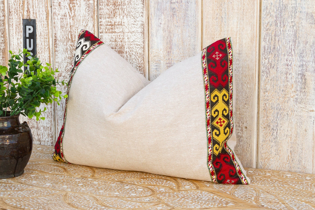 Tora Linen Tribal Border Pillow (Trade)