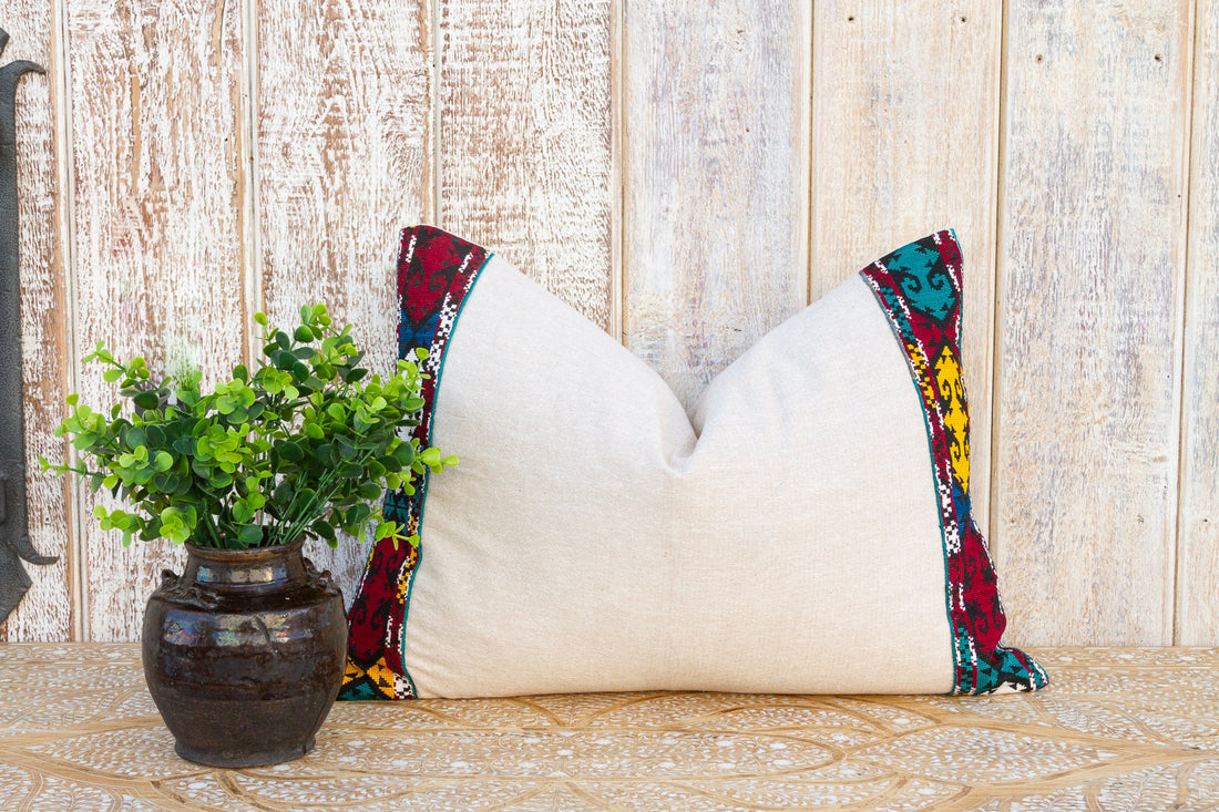 Vedie Linen Tribal Border Pillow