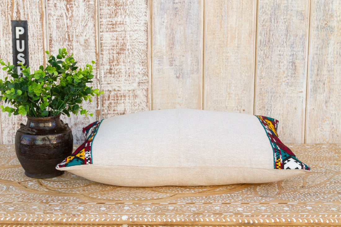 Vedie Linen Tribal Border Pillow (Trade)