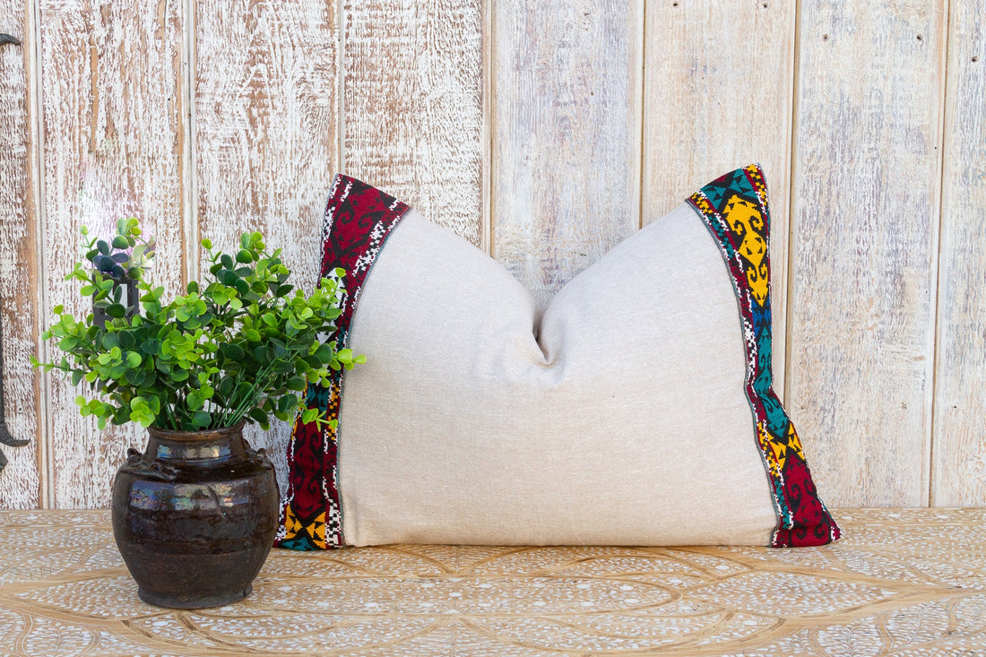 Wubitu Linen Tribal Border Pillow