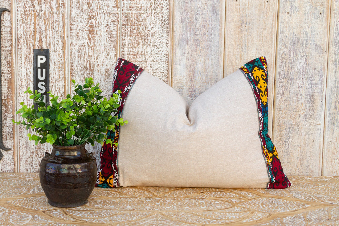 Wubitu Linen Tribal Border Pillow