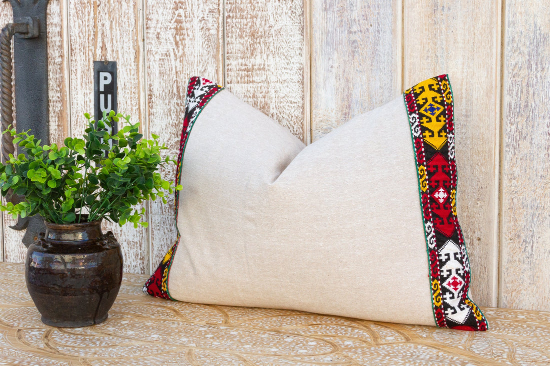 Xoti Linen Tribal Border Pillow