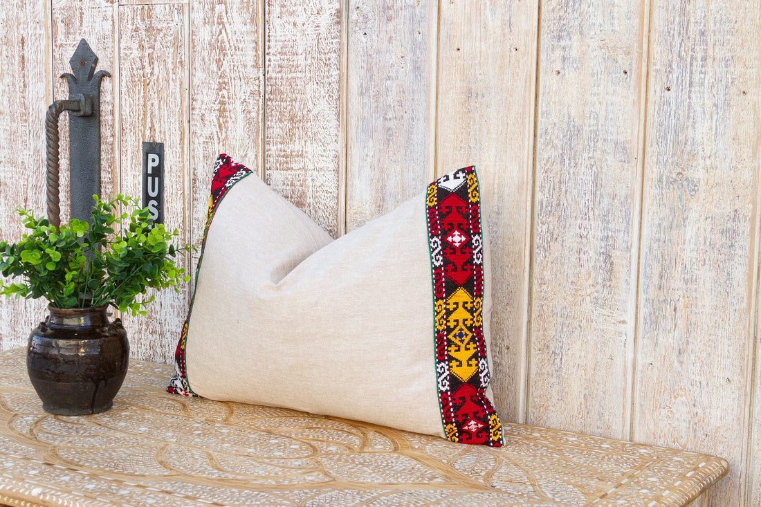 Yamha Linen Tribal Border Pillow