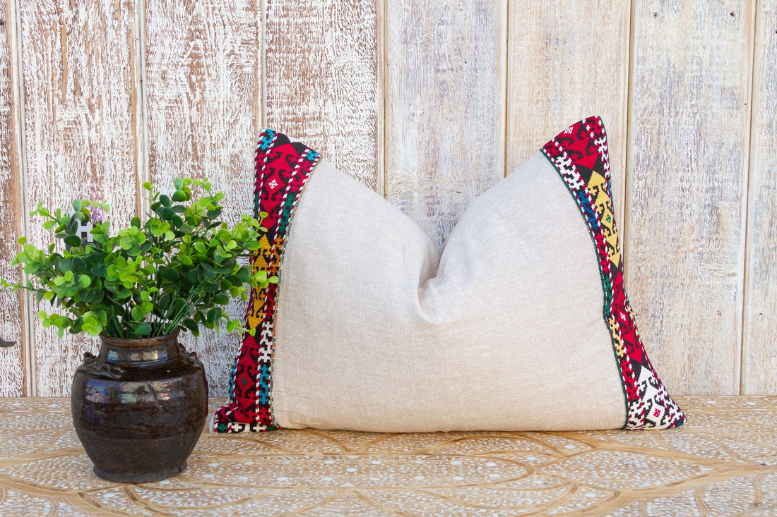 Zue Linen Tribal Border Pillow (Trade)