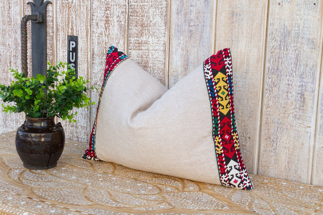 Zue Linen Tribal Border Pillow (Trade)