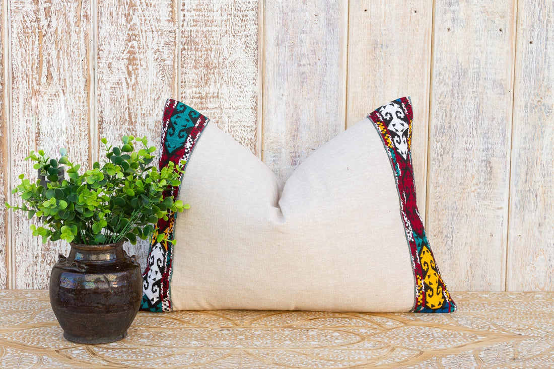 Belli Linen Tribal Border Pillow (Trade)