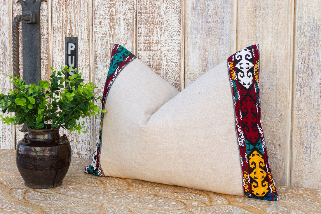 Belli Linen Tribal Border Pillow (Trade)