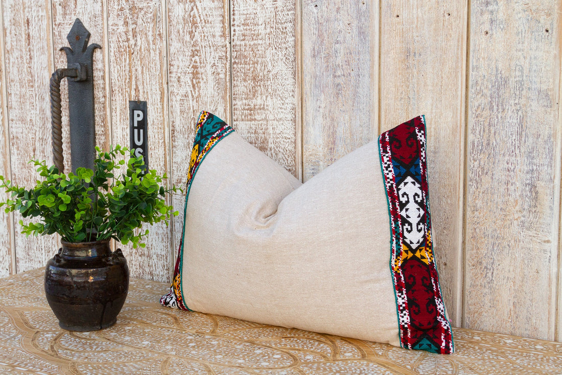 Czaee Linen Tribal Border Pillow