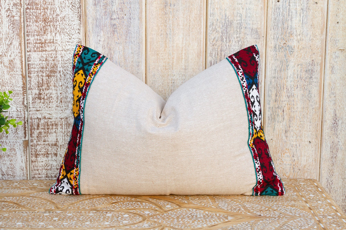 Czaee Linen Tribal Border Pillow (Trade)