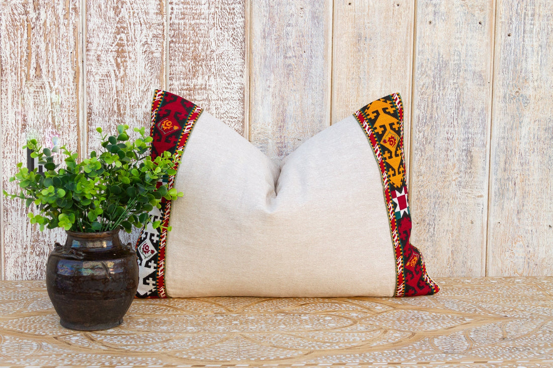 Gina Linen Tribal Border Pillow (Trade)