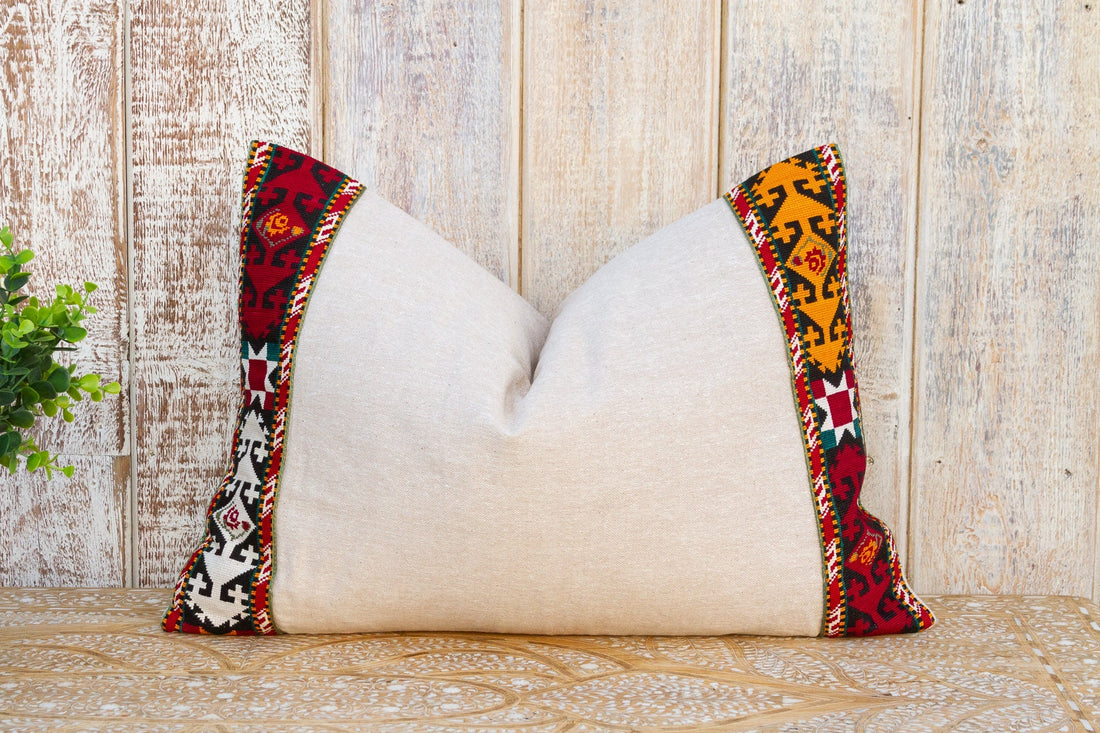 Gina Linen Tribal Border Pillow (Trade)