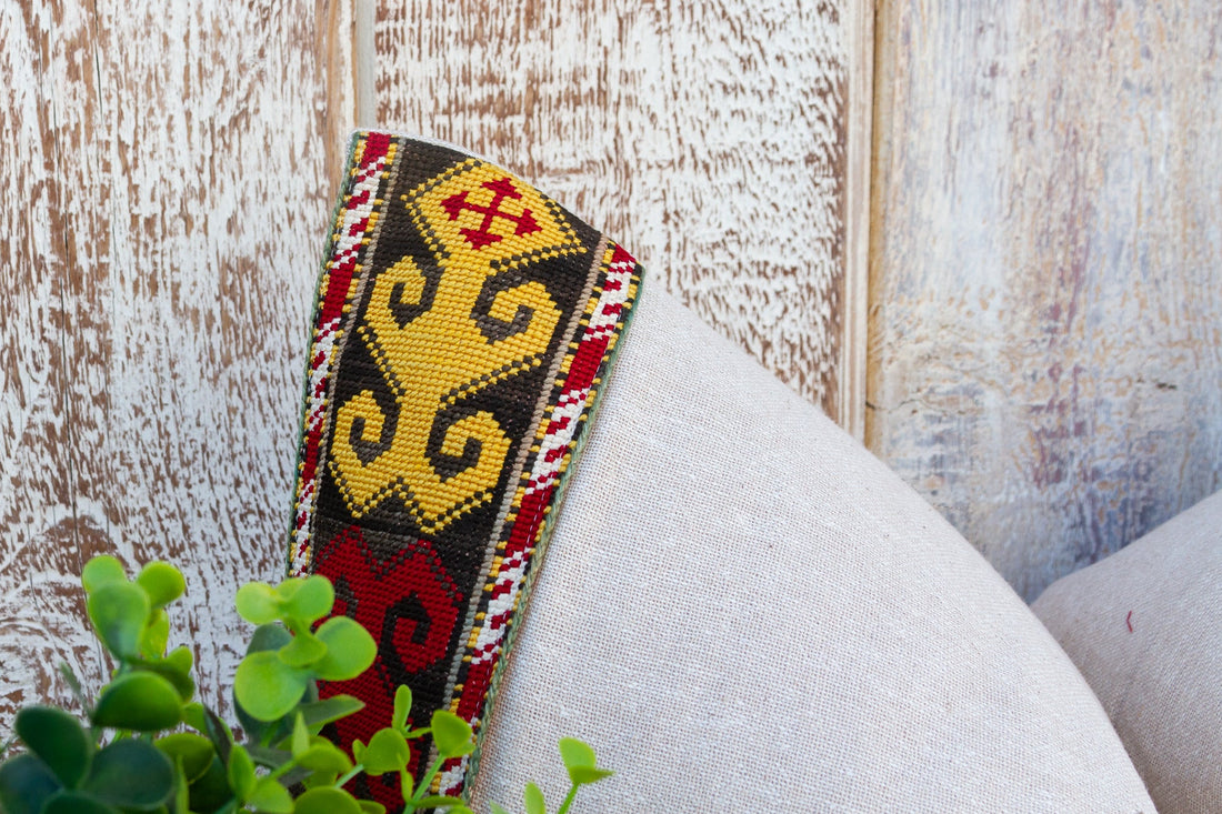 Hetvi Linen Tribal Border Pillow