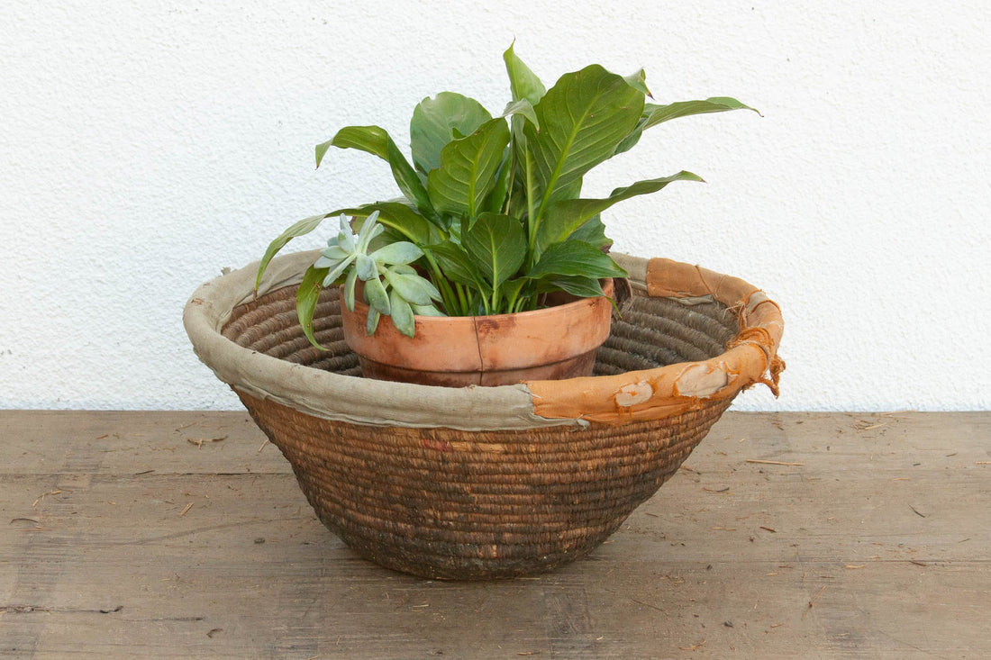 18" Dm Harvest Basket with Textile Rim & Mud Base (Trade)