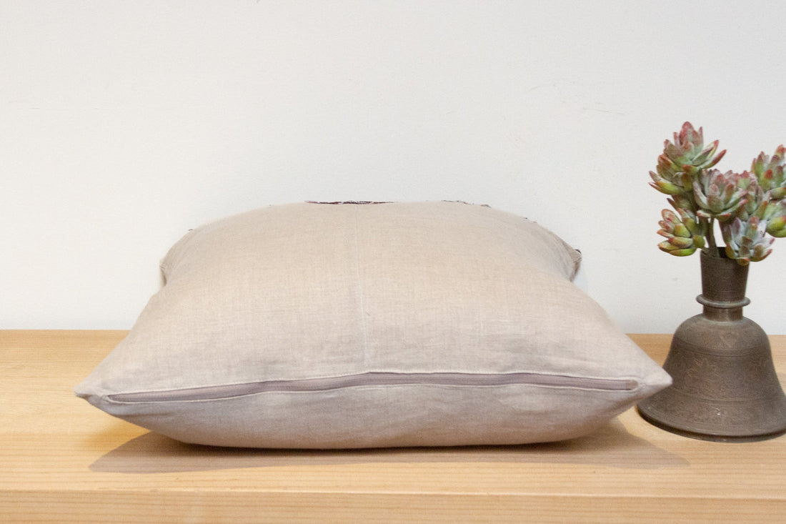 Nilo Antique Tapestry Linen Pillow