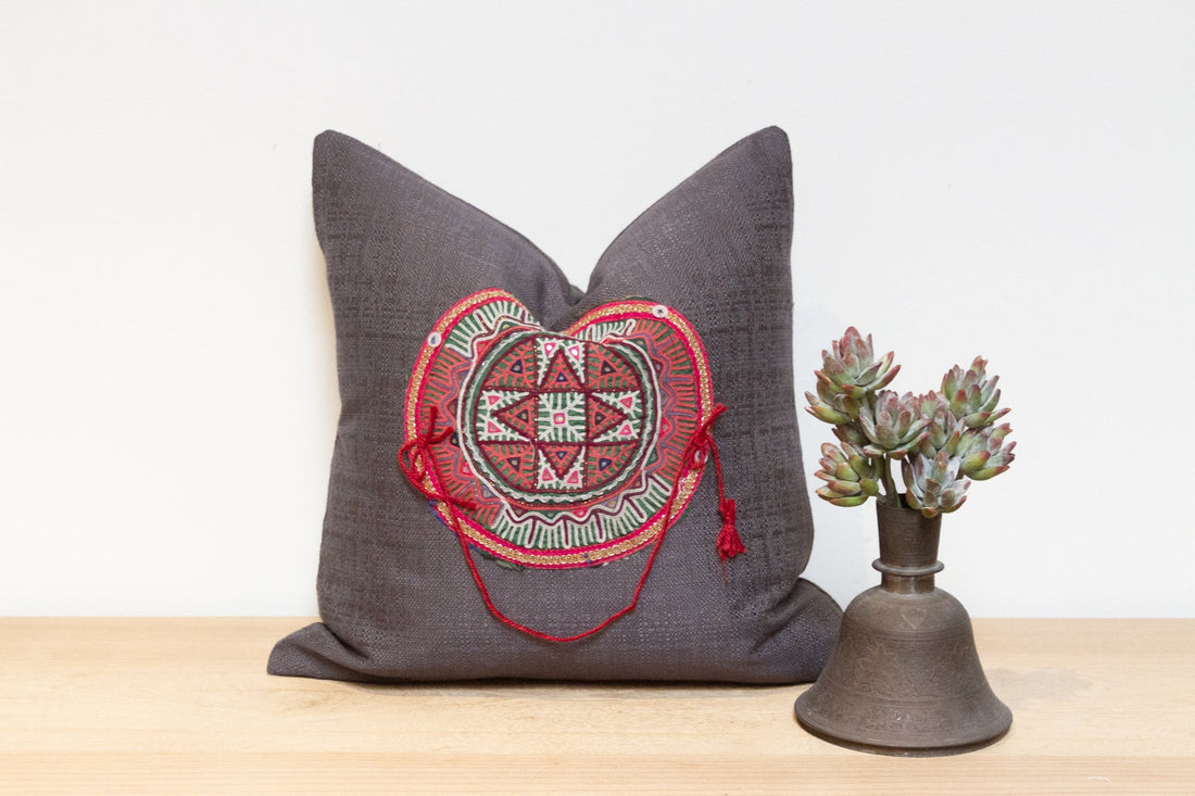 Sanna Antique Tapestry Linen Pillow (Trade)