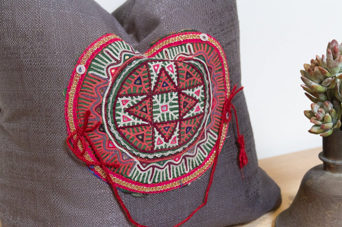 Sanna Antique Tapestry Linen Pillow (Trade)